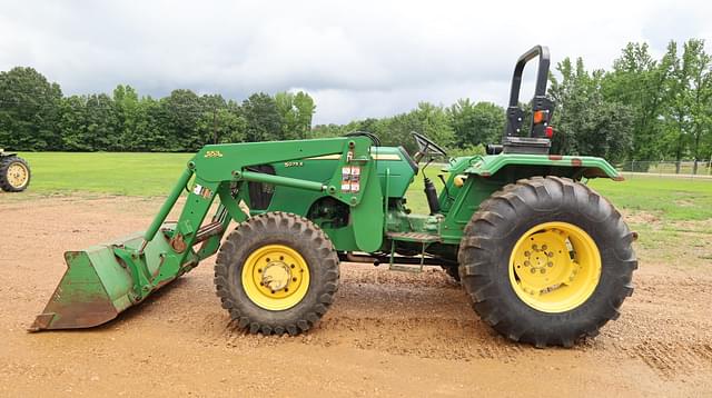 Image of John Deere 5075E equipment image 3