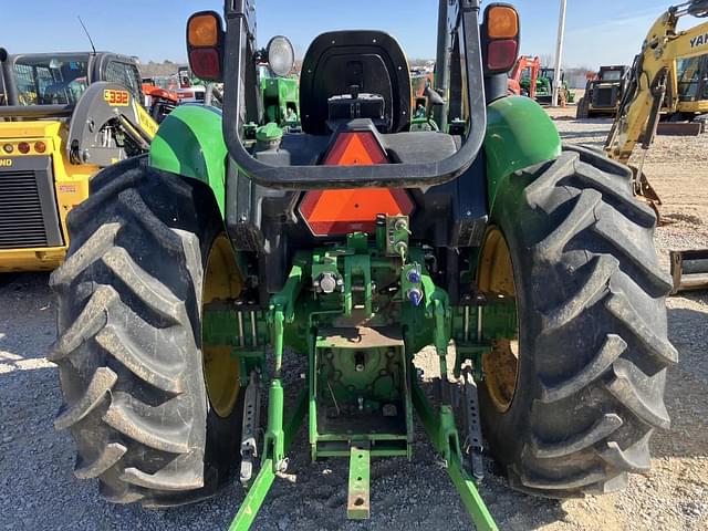 Image of John Deere 5075E equipment image 4