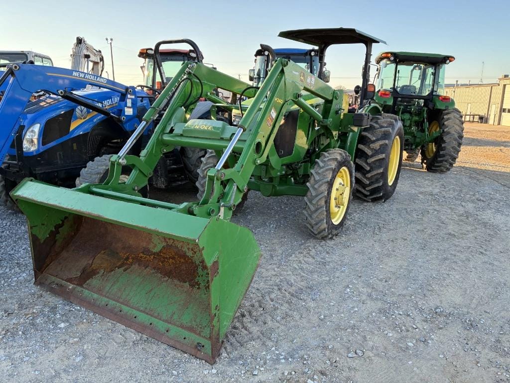 John Deere 5075E Equipment Image0