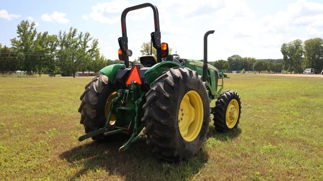 Image of John Deere 5075E equipment image 4
