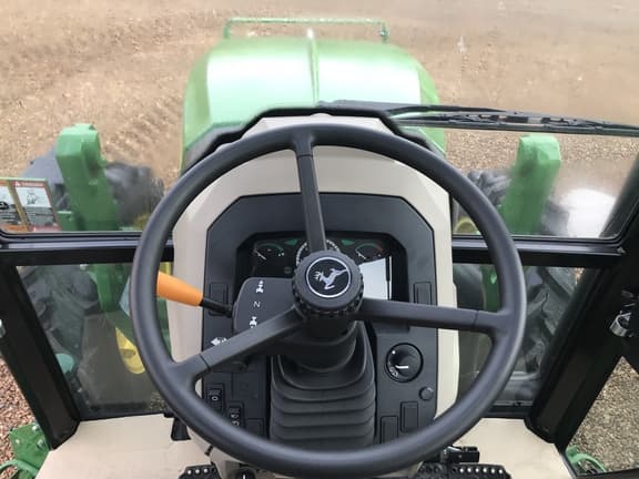 Image of John Deere 5075E equipment image 1