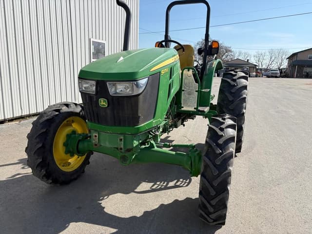 Image of John Deere 5075E equipment image 3