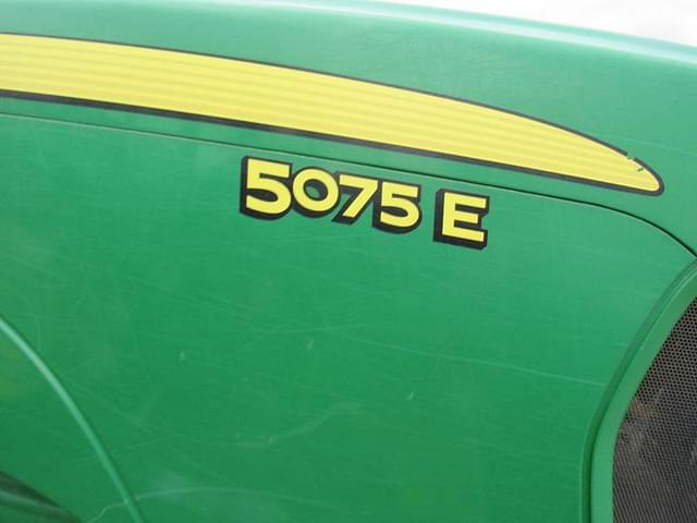 Image of John Deere 5075E equipment image 3