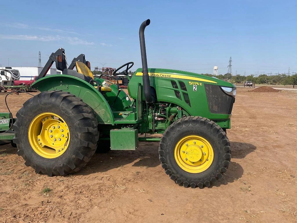 Image of John Deere 5075E Primary image