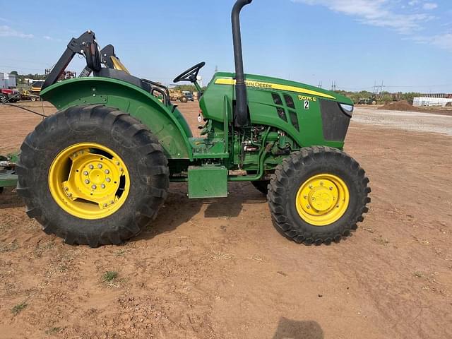 Image of John Deere 5075E equipment image 1