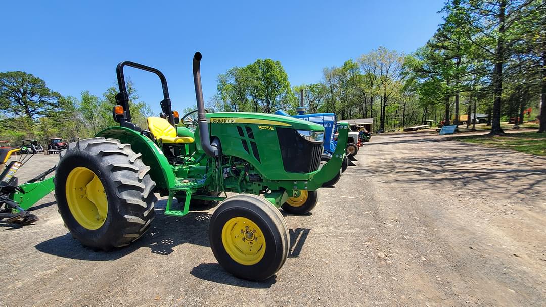 Image of John Deere 5075E Primary image