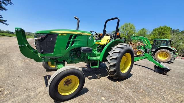 Image of John Deere 5075E equipment image 1
