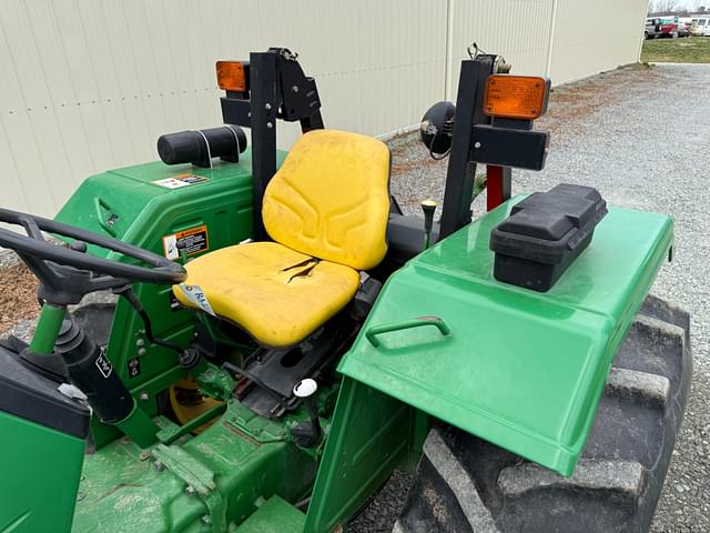 Image of John Deere 5075E equipment image 3