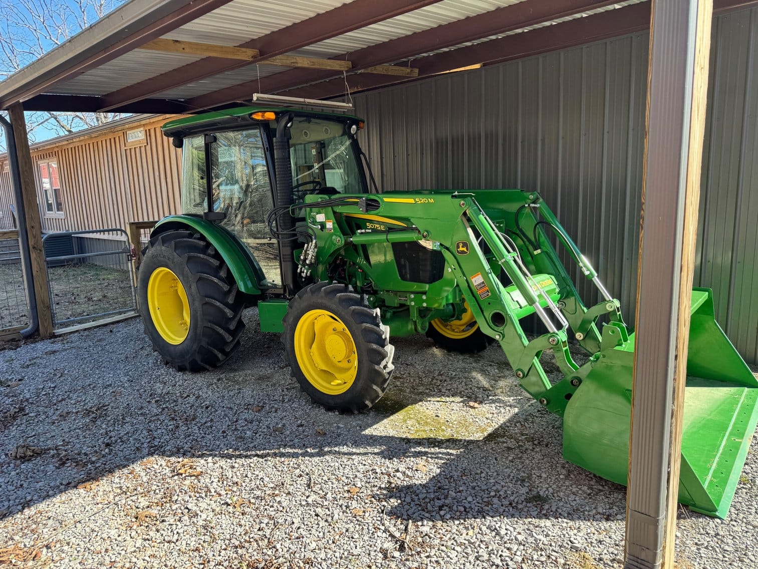 John Deere 5075E Equipment Image0