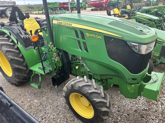 John Deere 5075GN Equipment Image0