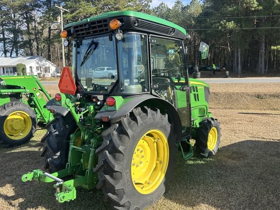 Image of John Deere 5075GN equipment image 3