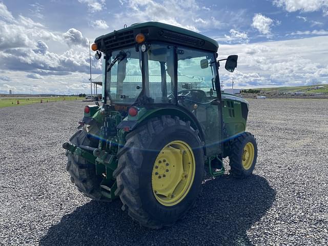 Image of John Deere 5075GN equipment image 4