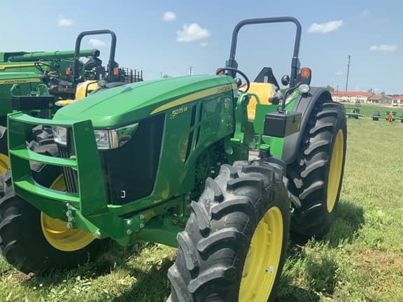 Image of John Deere 5075M equipment image 1