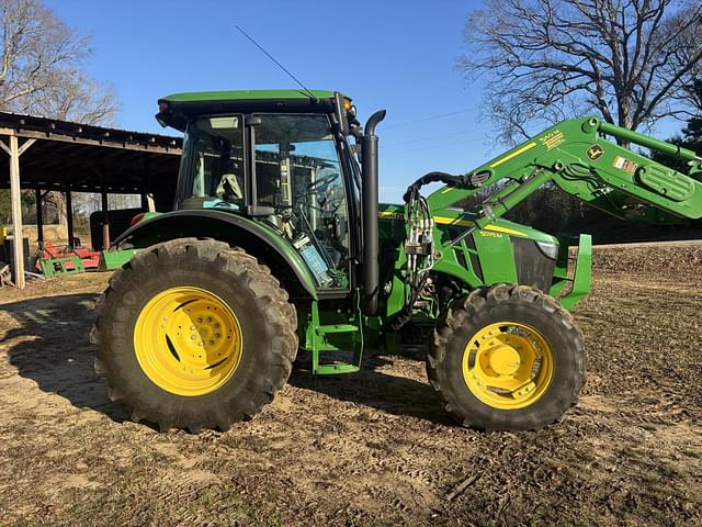 Image of John Deere 5075M equipment image 4