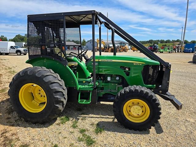 Image of John Deere 5075M equipment image 4