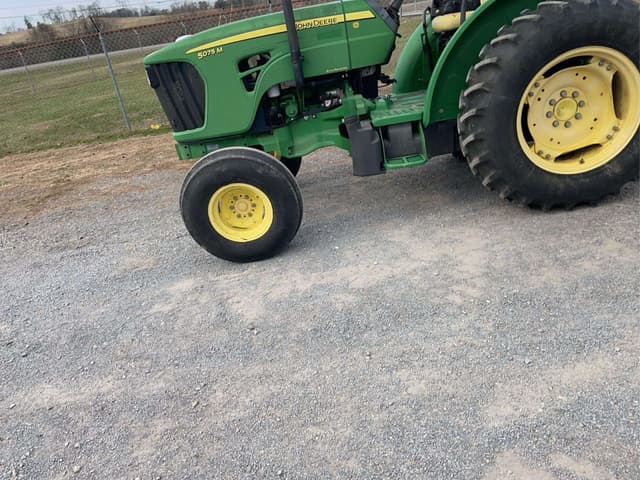 Image of John Deere 5075M equipment image 2