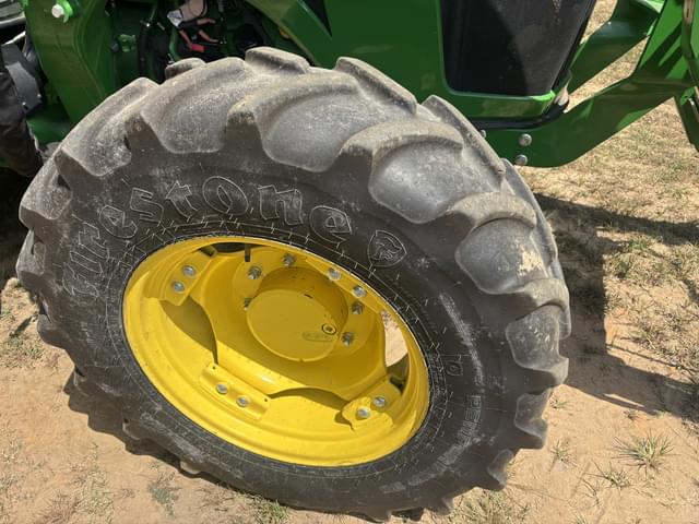 Image of John Deere 5075M equipment image 3