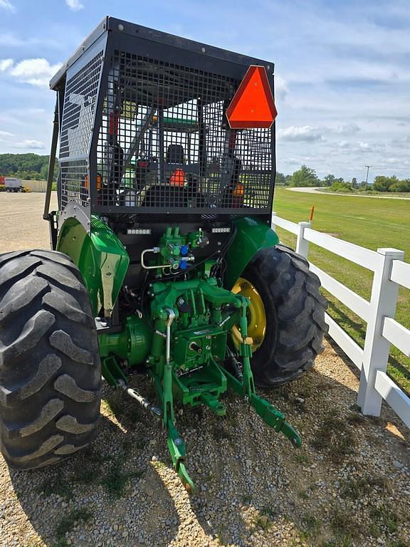 Image of John Deere 5075M equipment image 3