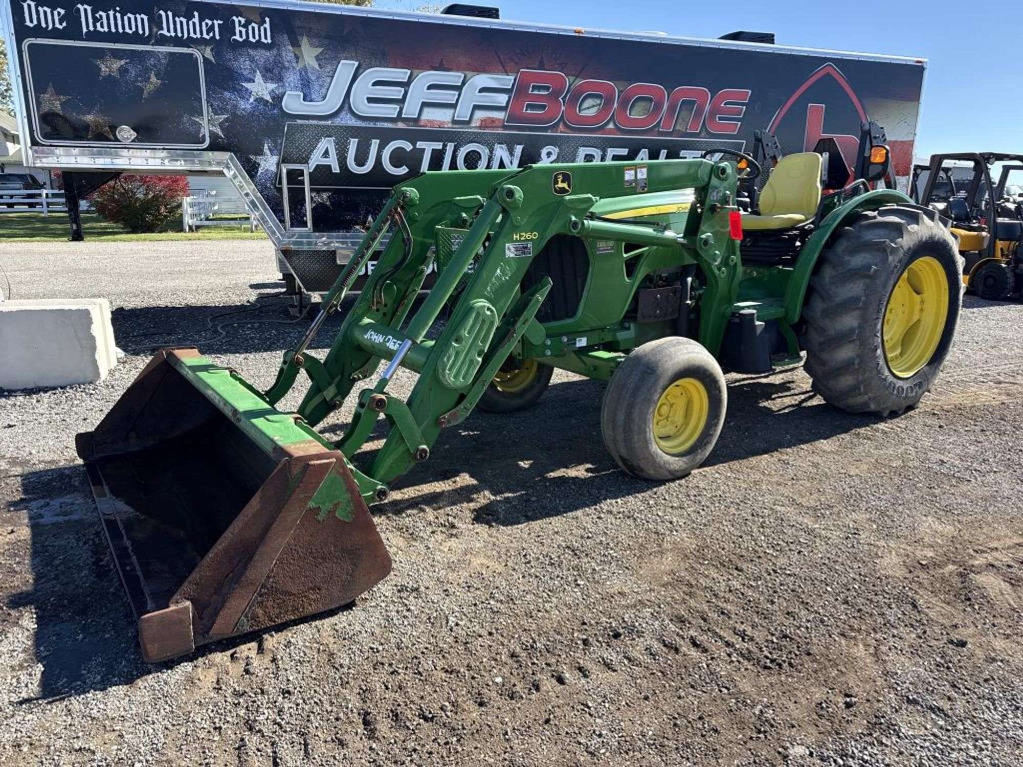 John Deere 5075M Equipment Image0