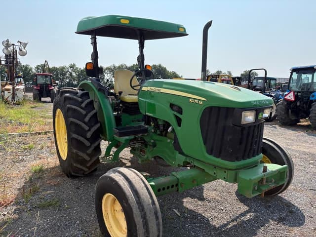 Image of John Deere 5075M equipment image 4