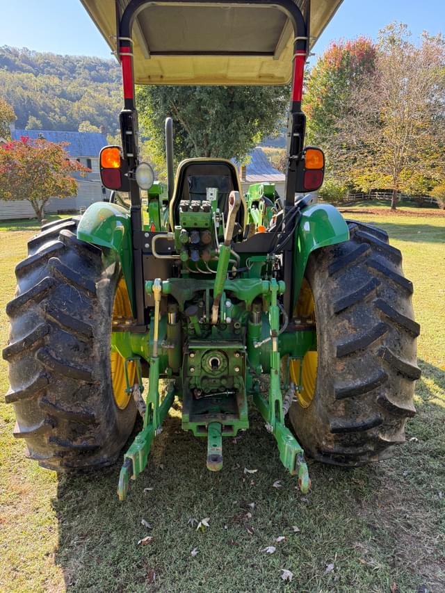 Image of John Deere 5075M equipment image 3
