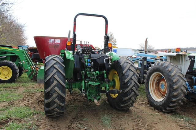 Image of John Deere 5083E equipment image 3