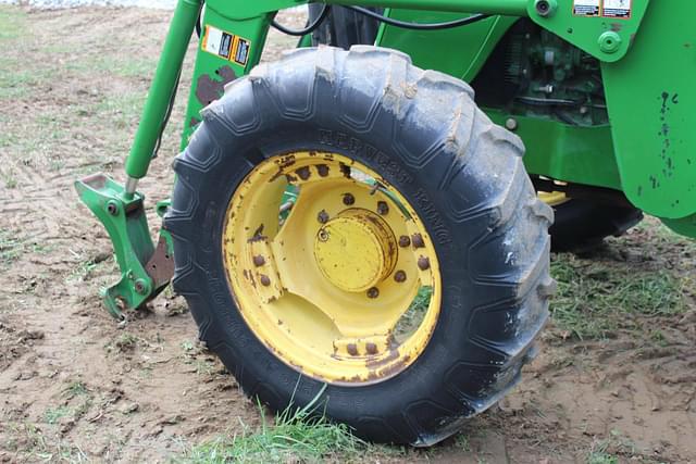 Image of John Deere 5083E equipment image 1