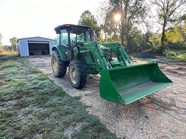 Image of John Deere 5083E equipment image 1