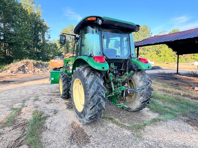 Image of John Deere 5083E equipment image 3