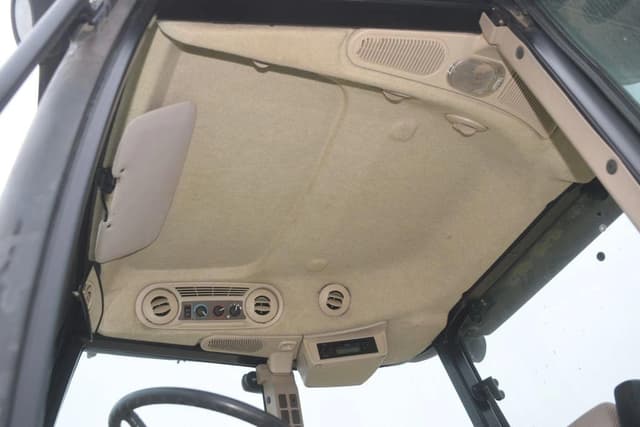 Image of John Deere 5083E equipment image 4