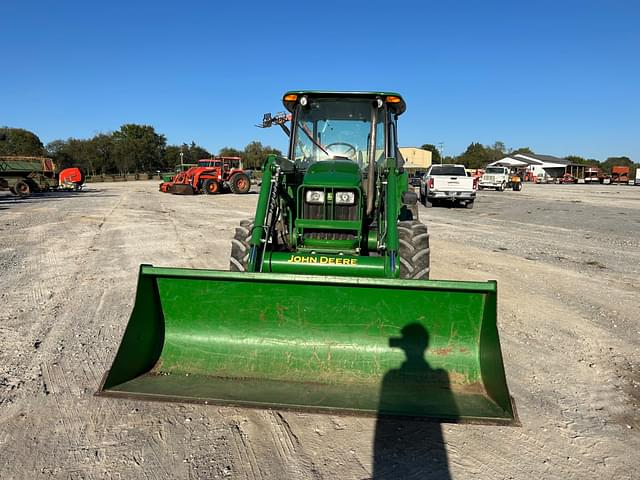 Image of John Deere 5083E equipment image 4