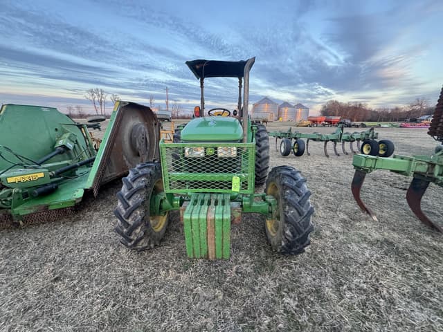 Image of John Deere 5083E equipment image 3