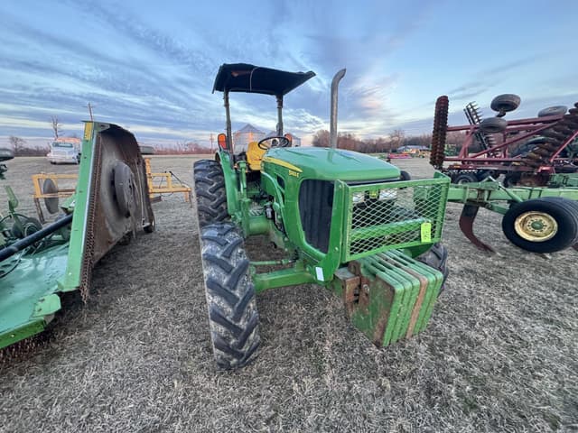 Image of John Deere 5083E equipment image 4