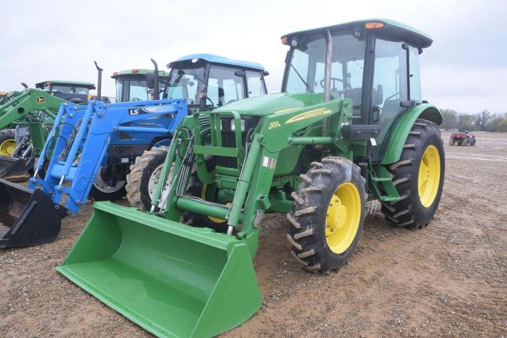 John Deere 5083E Equipment Image0