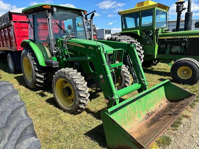 Image of John Deere 5083E equipment image 1