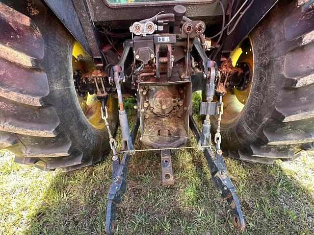 Image of John Deere 5083E equipment image 4