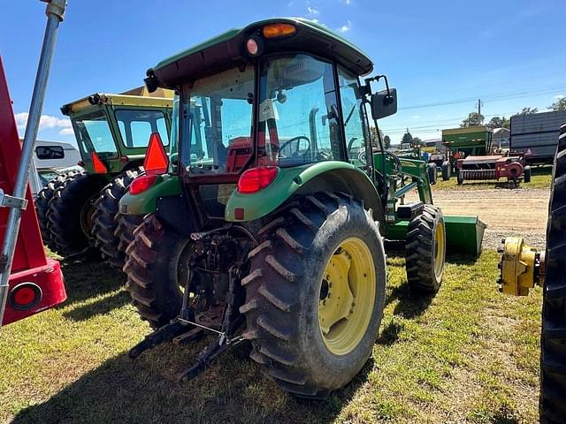 Image of John Deere 5083E equipment image 2