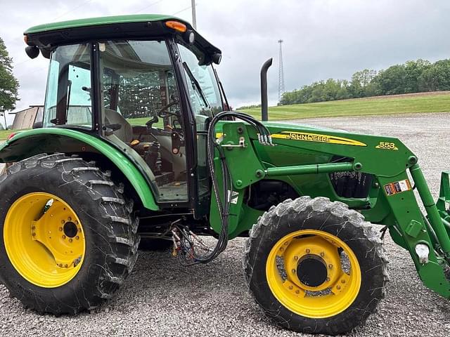 Image of John Deere 5083E equipment image 3