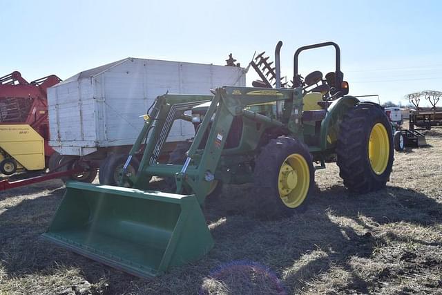 Image of John Deere 5083E equipment image 2