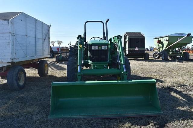 Image of John Deere 5083E equipment image 1