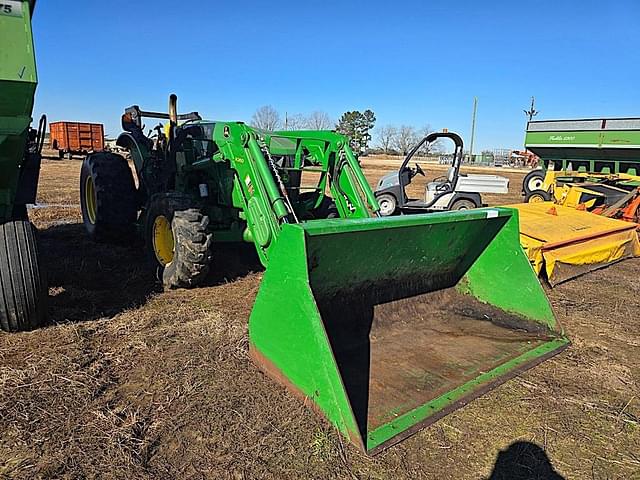 Image of John Deere 5083E equipment image 1