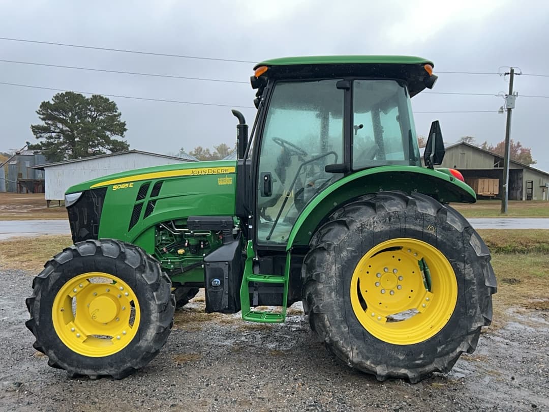 Image of John Deere 5085E Primary image