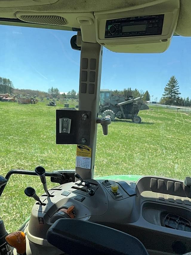 Image of John Deere 5085E equipment image 3