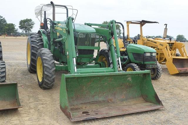 Image of John Deere 5085E equipment image 3