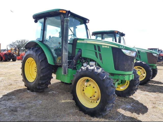 Image of John Deere 5085E equipment image 1