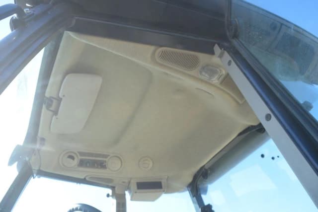 Image of John Deere 5085E equipment image 4