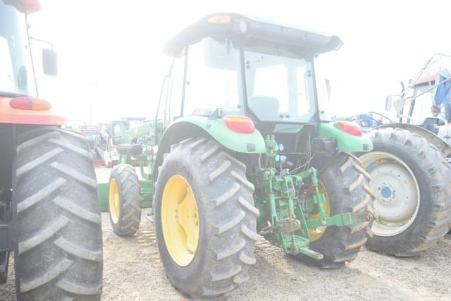 Image of John Deere 5085E equipment image 1