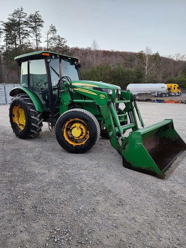 Image of John Deere 5085E equipment image 2