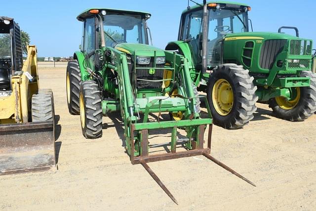 Image of John Deere 5085E equipment image 3