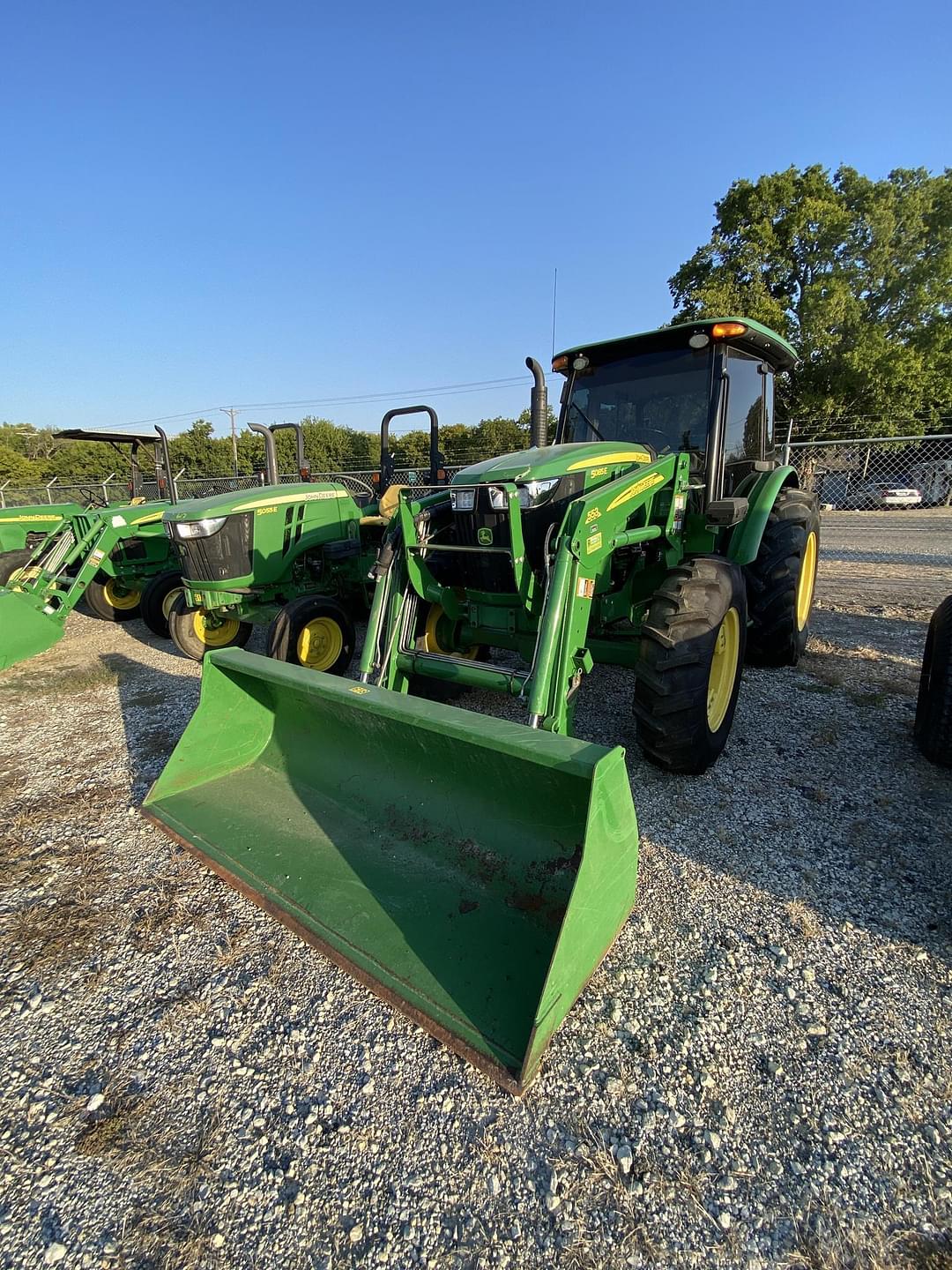 Image of John Deere 5085E Primary image